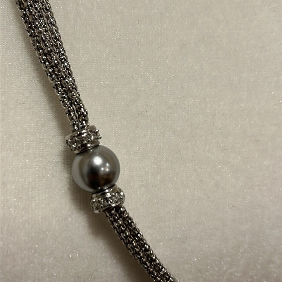Premier Designs Pure Sophistication Silver Strand Necklace. - Picture 12 of 13